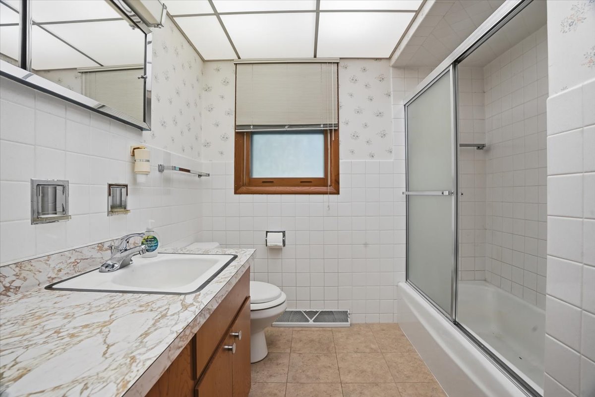 2903 Bethel Boulevard, Zion, IL 60099
