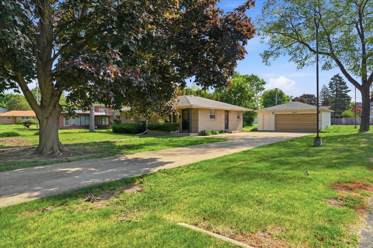 2903 Bethel Boulevard, Zion, IL 60099