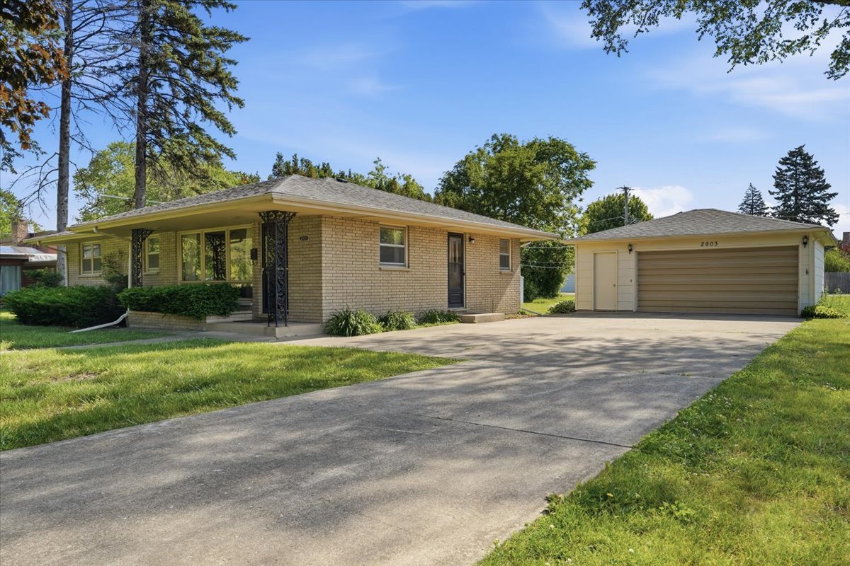 2903 Bethel Boulevard, Zion, IL 60099