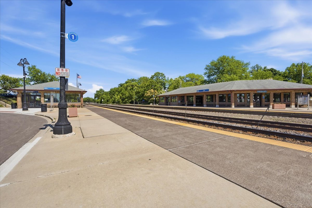 5148 Lincoln Avenue, Lisle, IL 60532