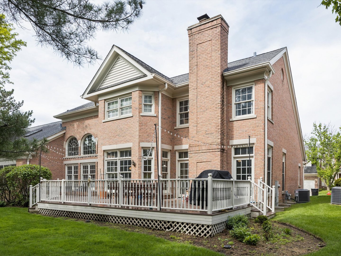 2533 E Chesapeake Place, Westchester, IL 60154