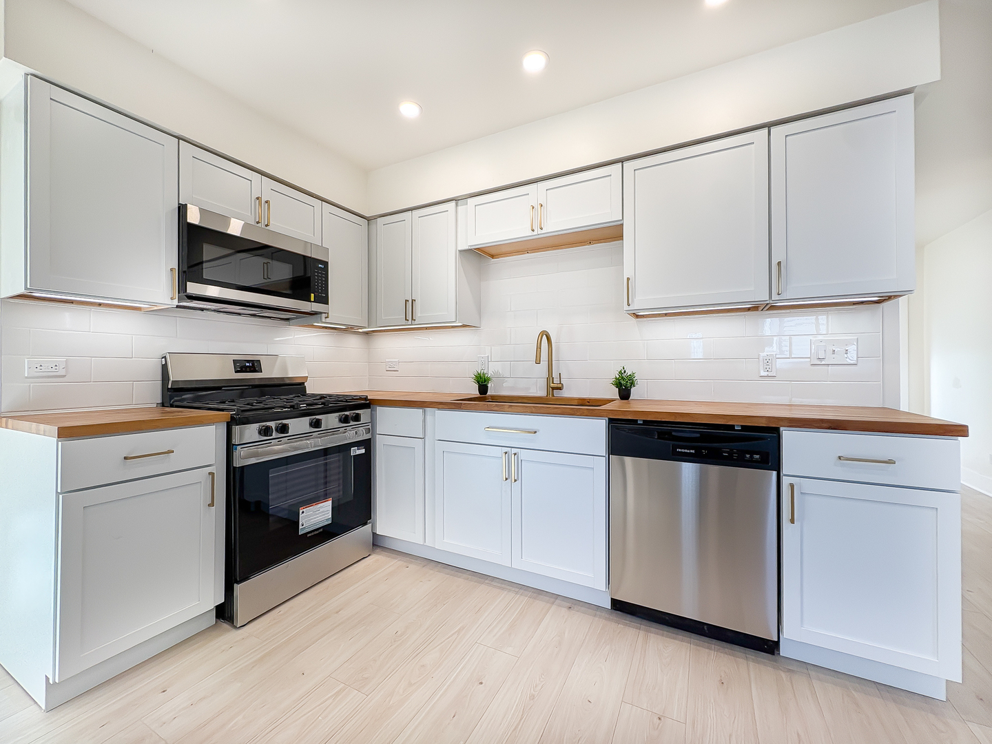 18013 Park Avenue, Lansing, IL 60438