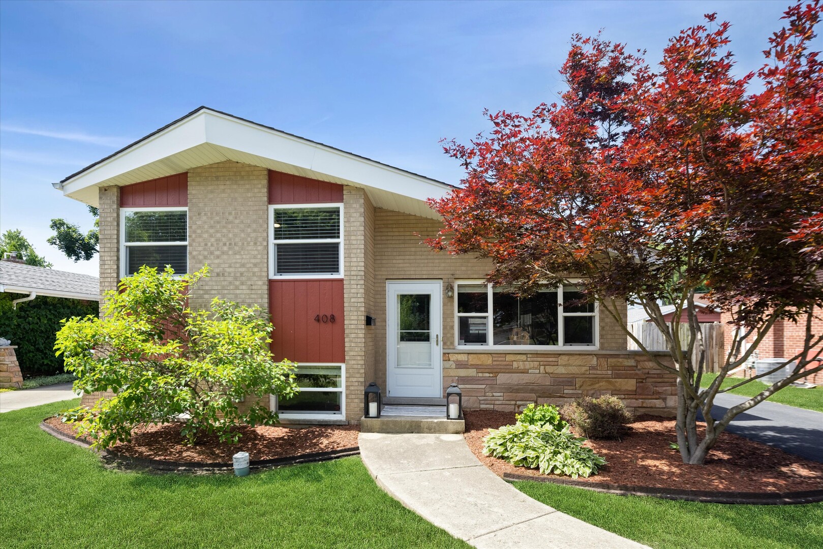408 W Commonwealth Lane, Elmhurst, IL 60126