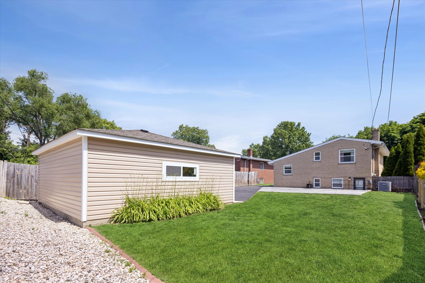 408 W Commonwealth Lane, Elmhurst, IL 60126