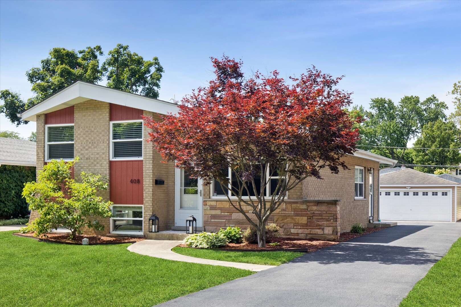 408 W Commonwealth Lane, Elmhurst, IL 60126