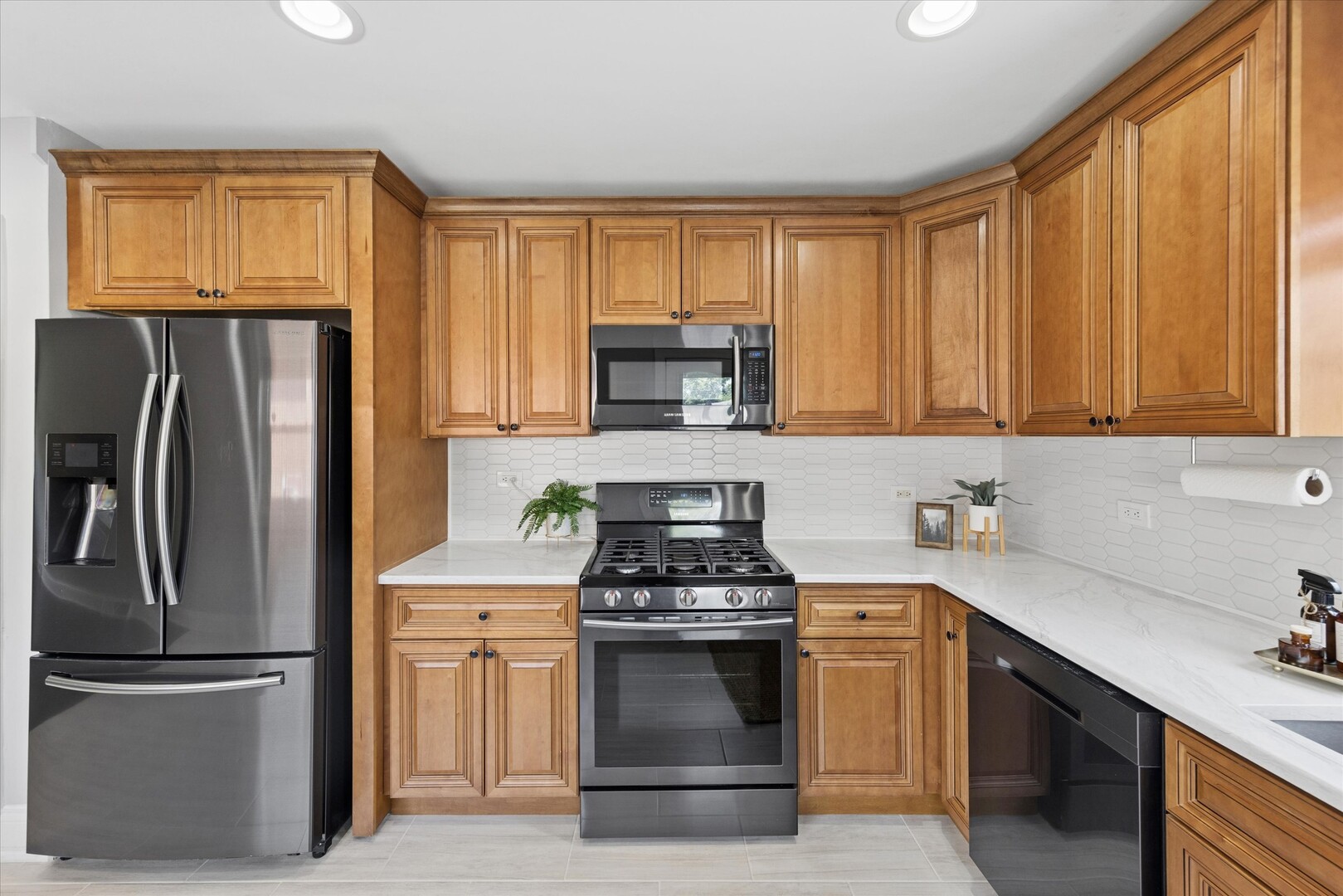 408 W Commonwealth Lane, Elmhurst, IL 60126