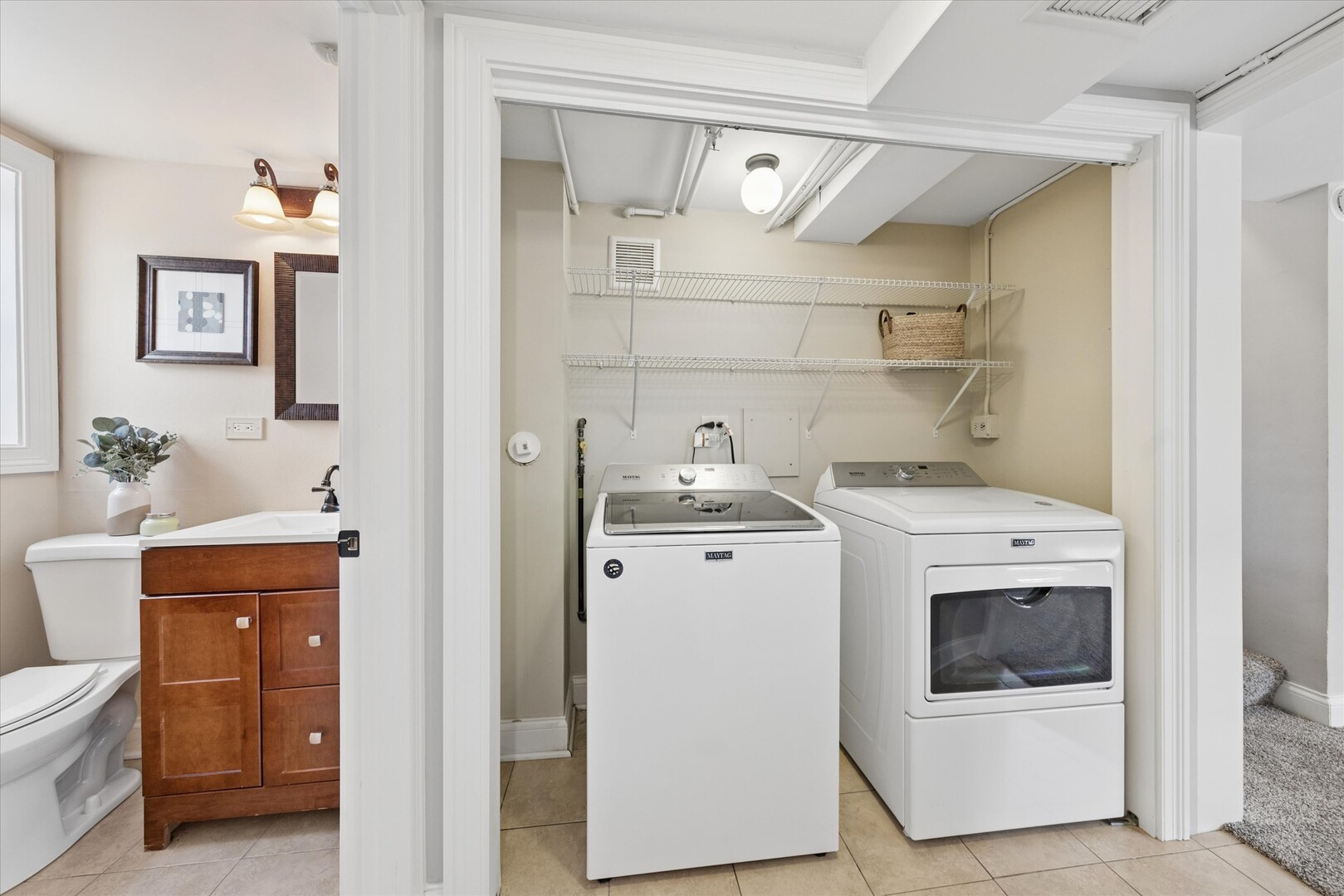 408 W Commonwealth Lane, Elmhurst, IL 60126