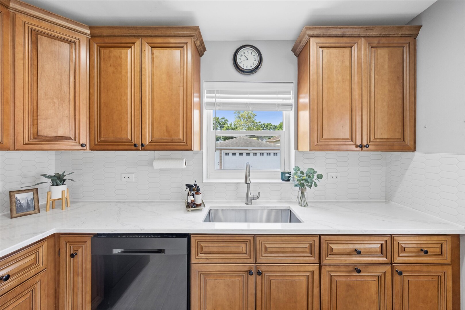 408 W Commonwealth Lane, Elmhurst, IL 60126