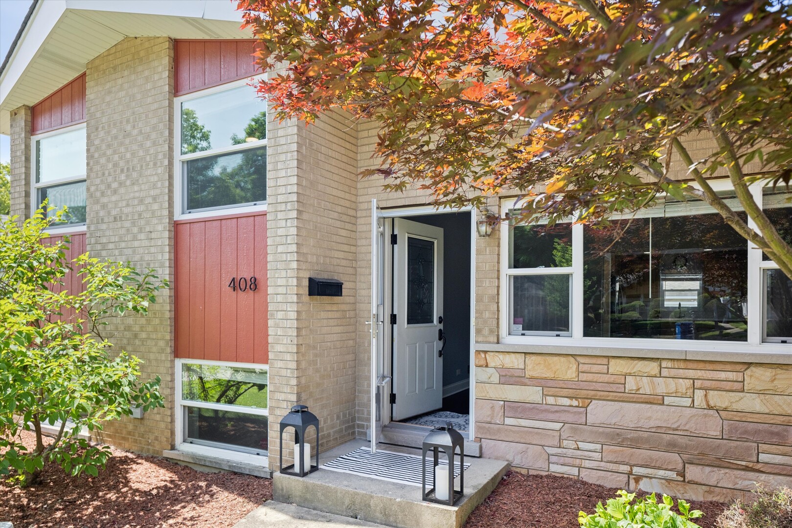 408 W Commonwealth Lane, Elmhurst, IL 60126