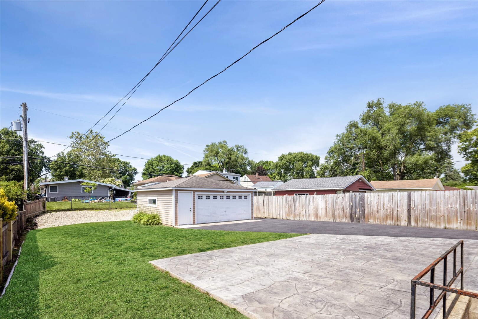 408 W Commonwealth Lane, Elmhurst, IL 60126