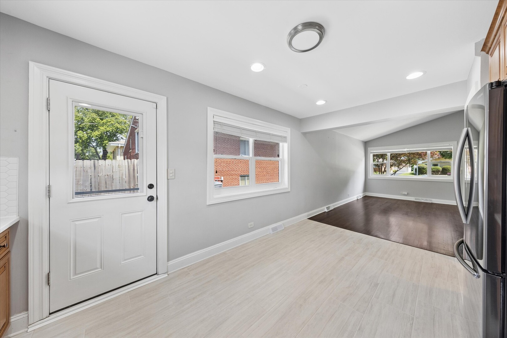 408 W Commonwealth Lane, Elmhurst, IL 60126