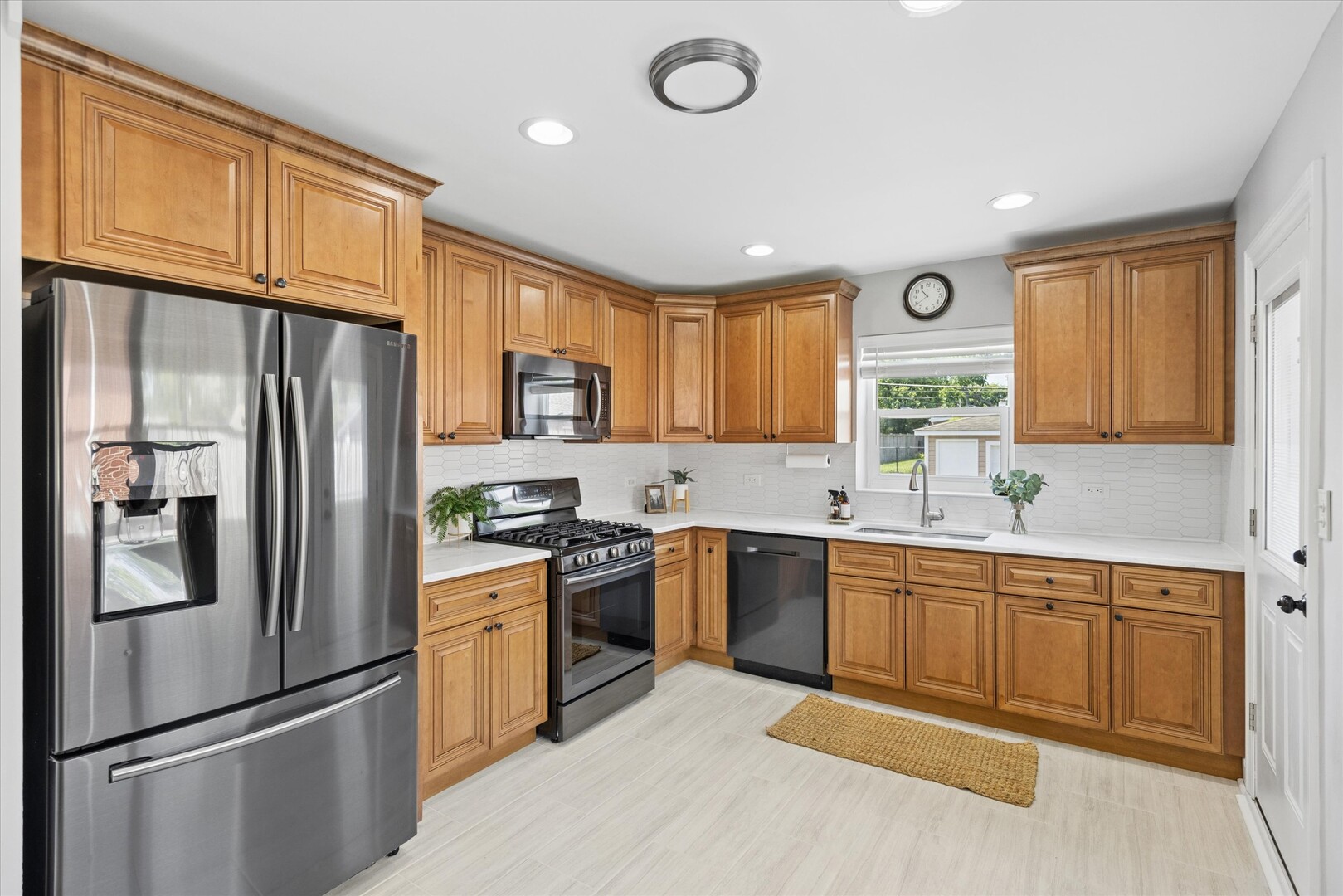 408 W Commonwealth Lane, Elmhurst, IL 60126