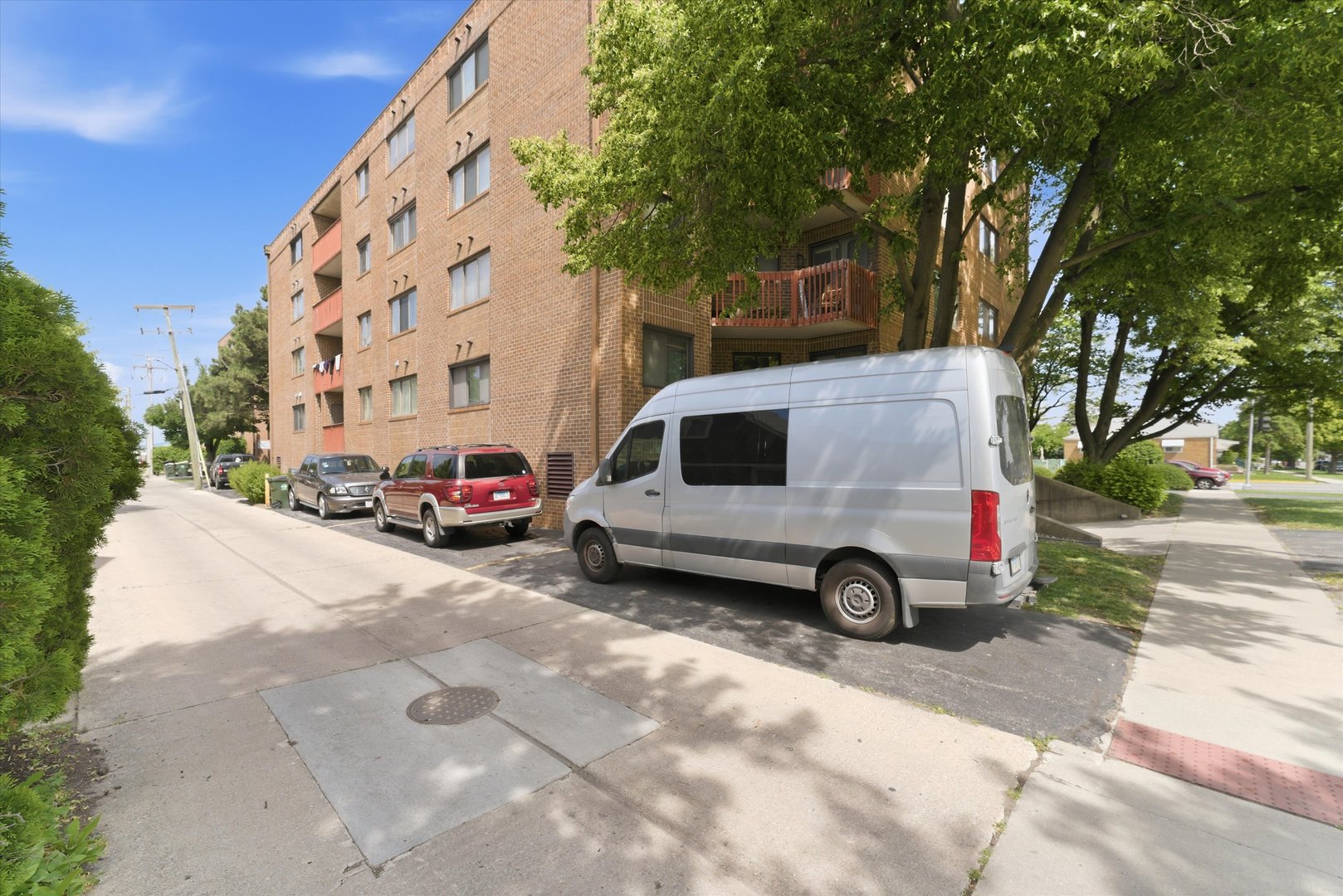 6401 Pershing Road #105, Stickney, IL 60402