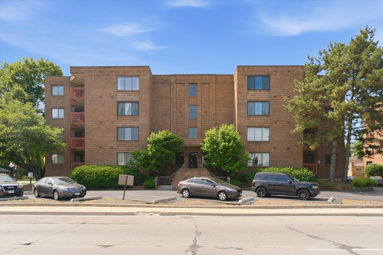 6401 Pershing Road #105, Stickney, IL 60402