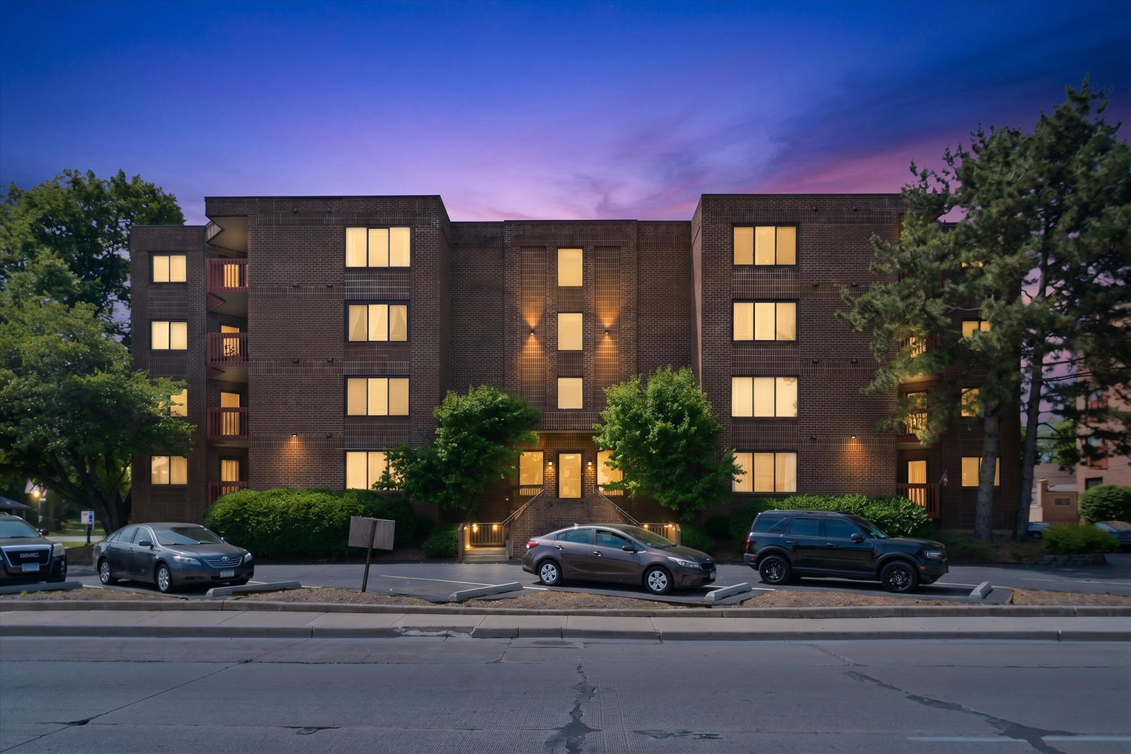 6401 Pershing Road #105, Stickney, IL 60402