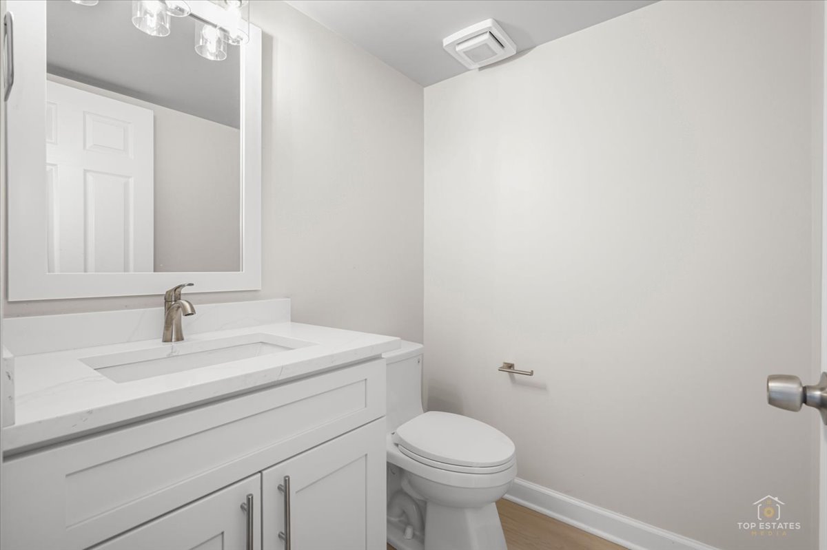 716 River Mill Parkway, Wheeling, IL 60090