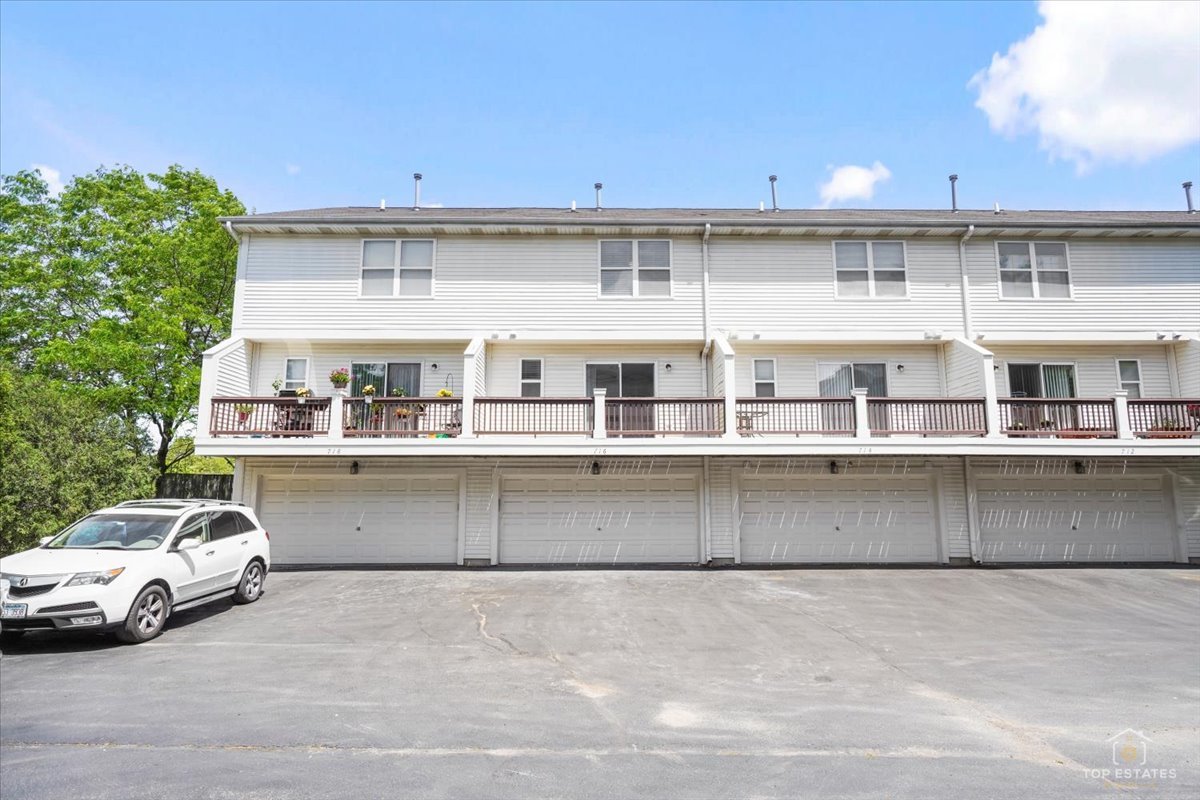 716 River Mill Parkway, Wheeling, IL 60090
