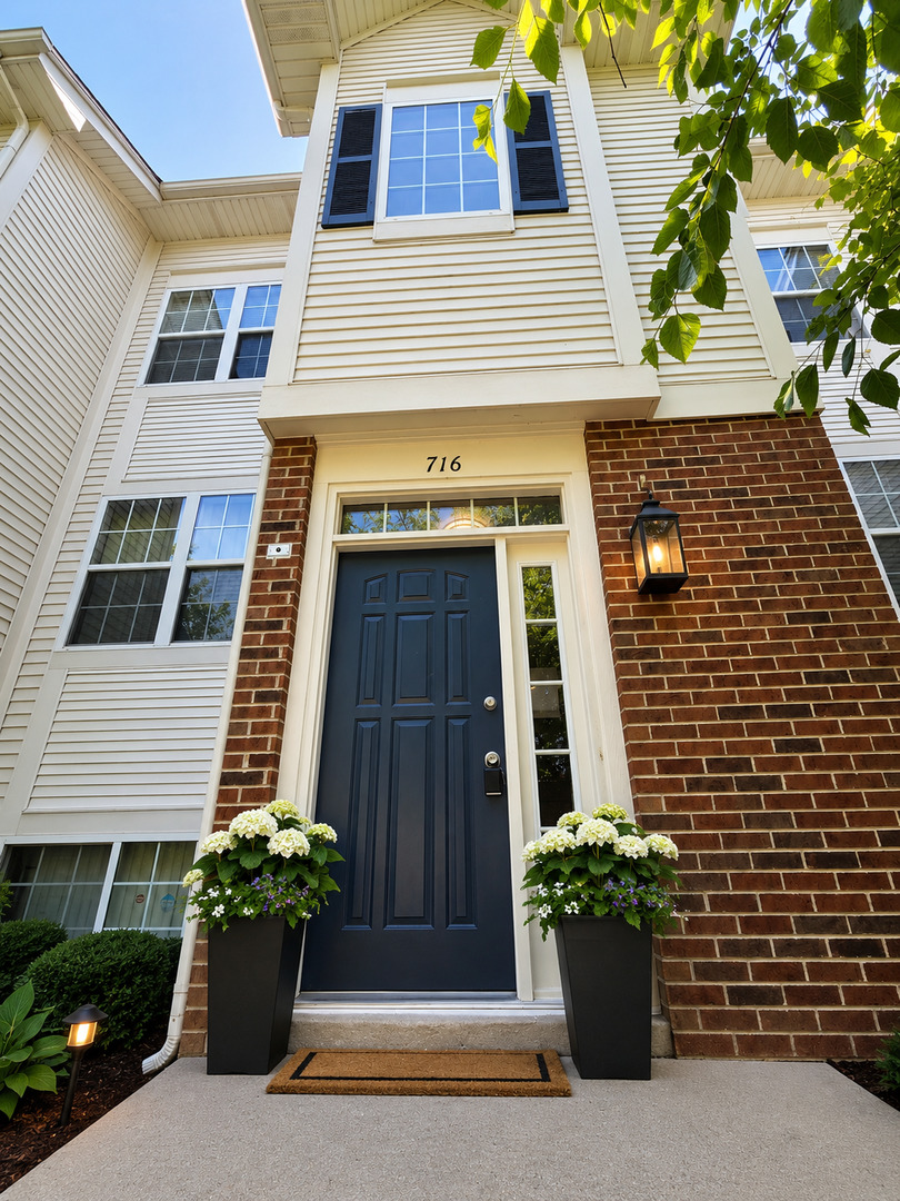 716 River Mill Parkway, Wheeling, IL 60090