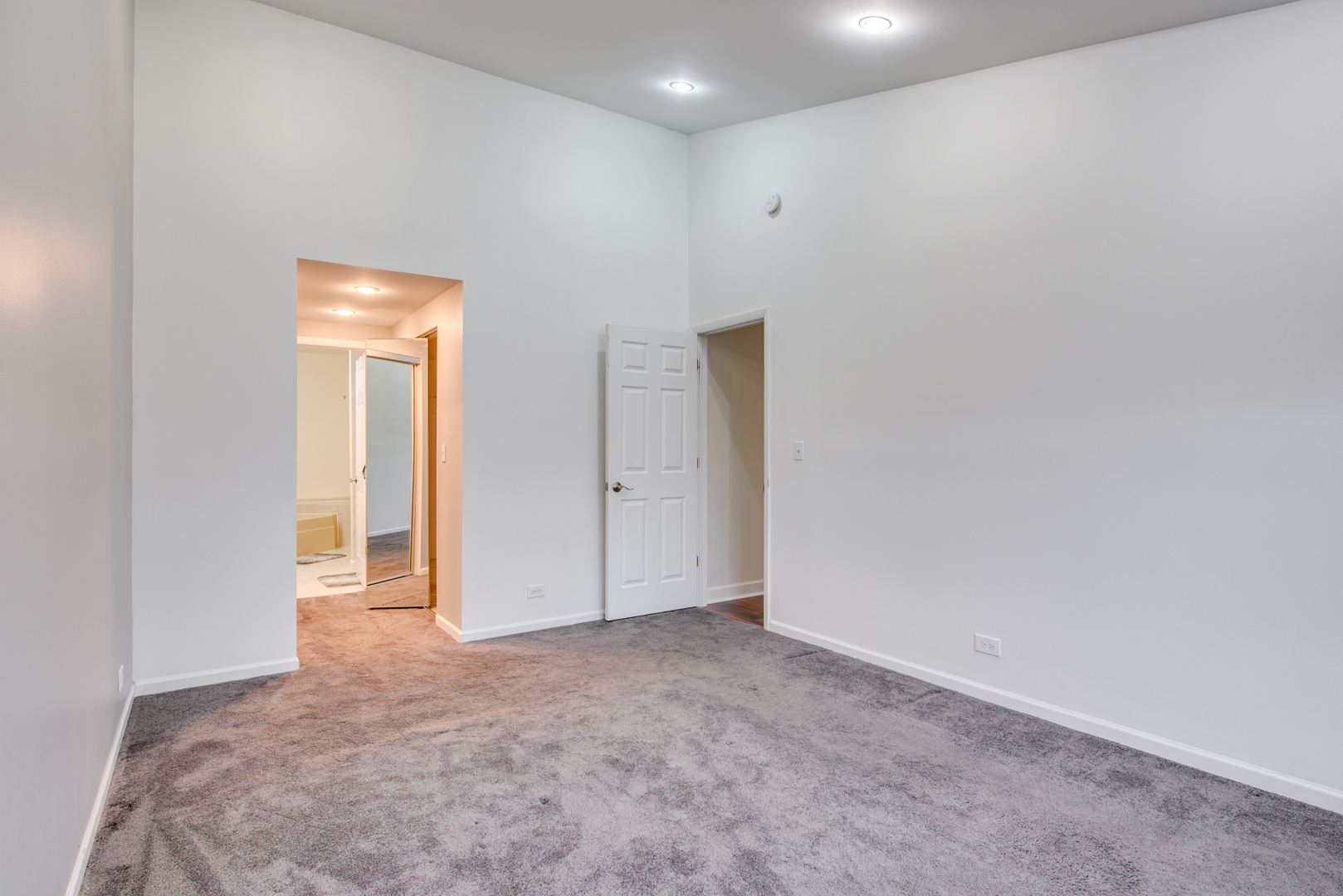 1829 QUAKER HOLLOW Lane #1829, Streamwood, IL 60107