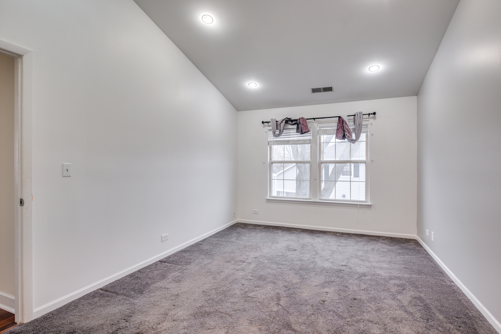 1829 QUAKER HOLLOW Lane #1829, Streamwood, IL 60107