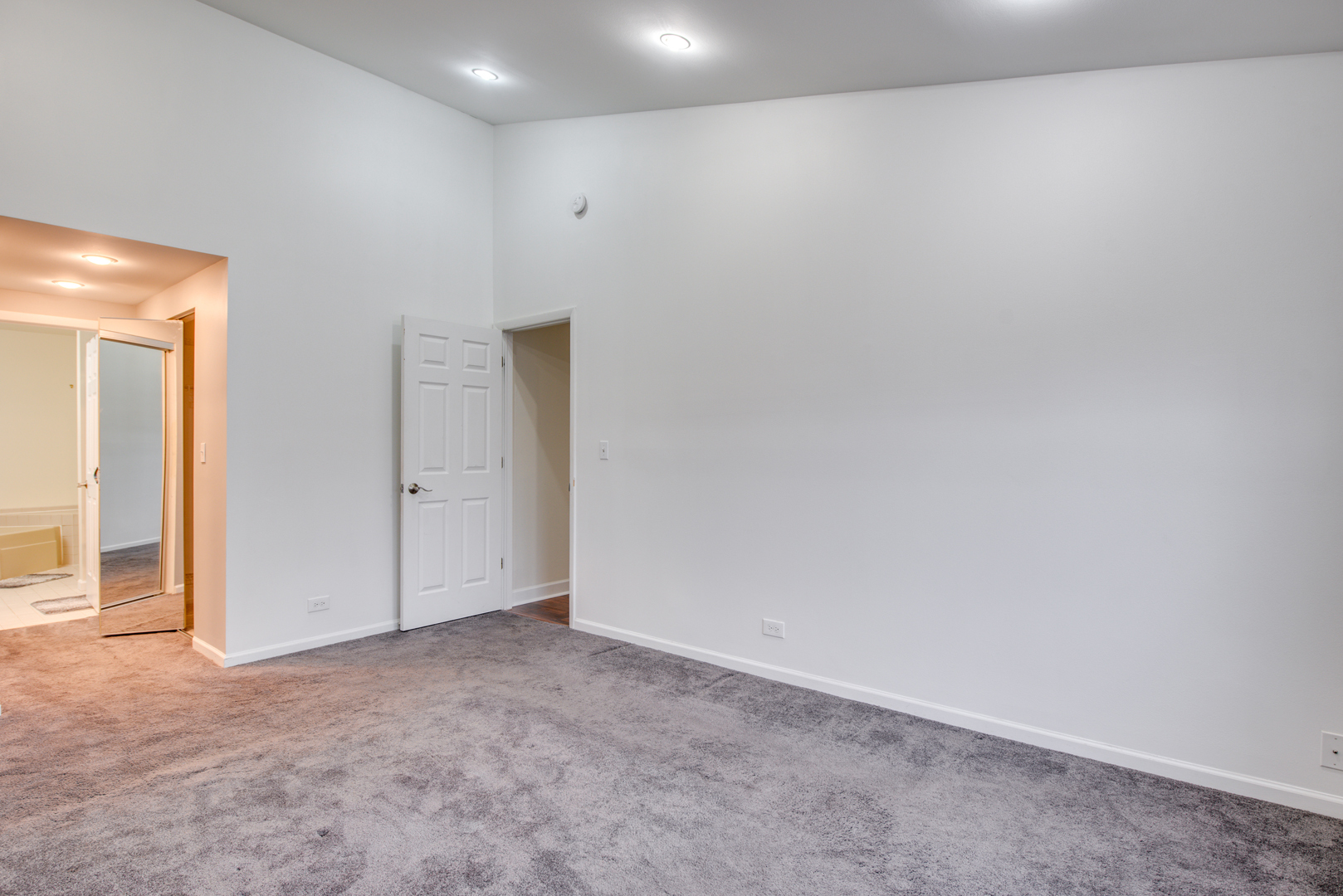 1829 QUAKER HOLLOW Lane #1829, Streamwood, IL 60107