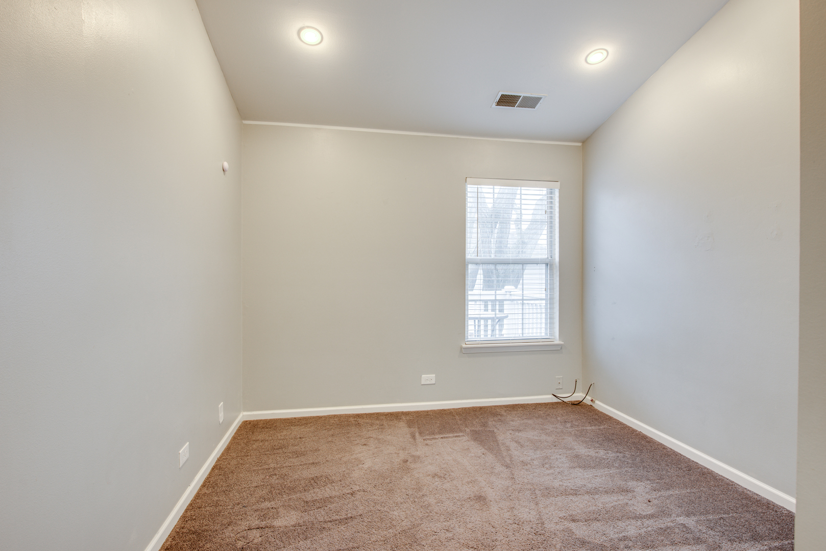 1829 QUAKER HOLLOW Lane #1829, Streamwood, IL 60107
