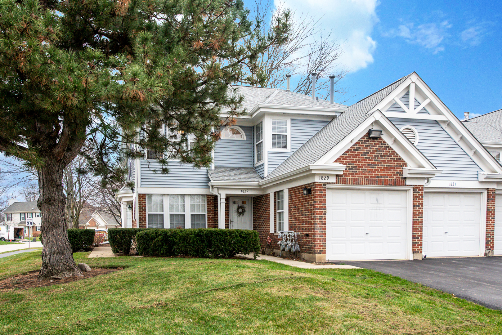 1829 QUAKER HOLLOW Lane #1829, Streamwood, IL 60107