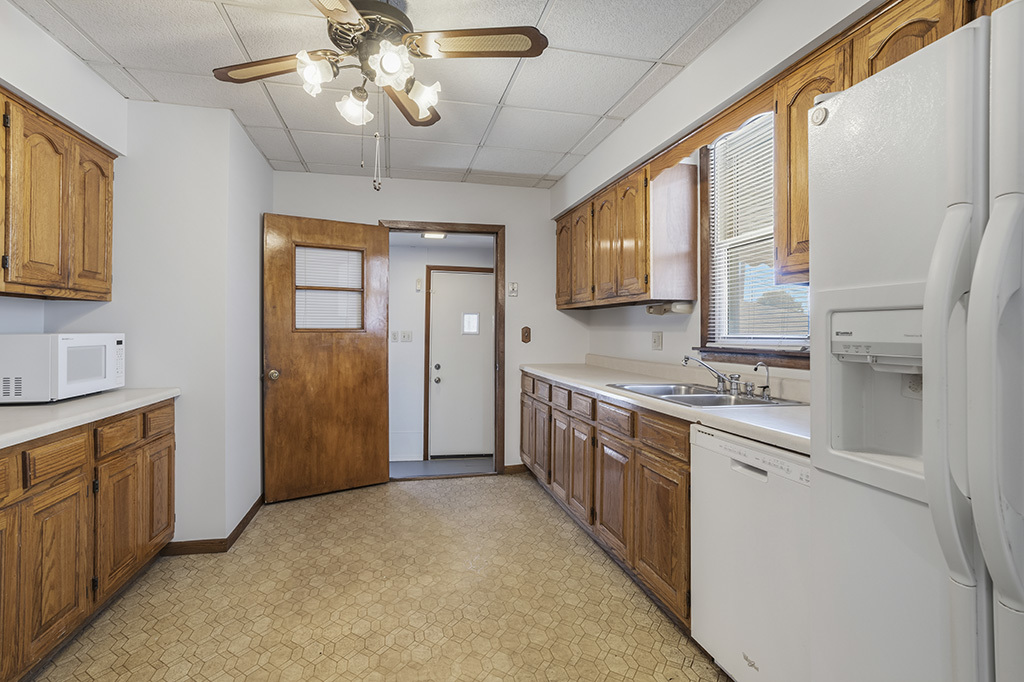 609 Greenbay Avenue, Calumet City, IL 60409