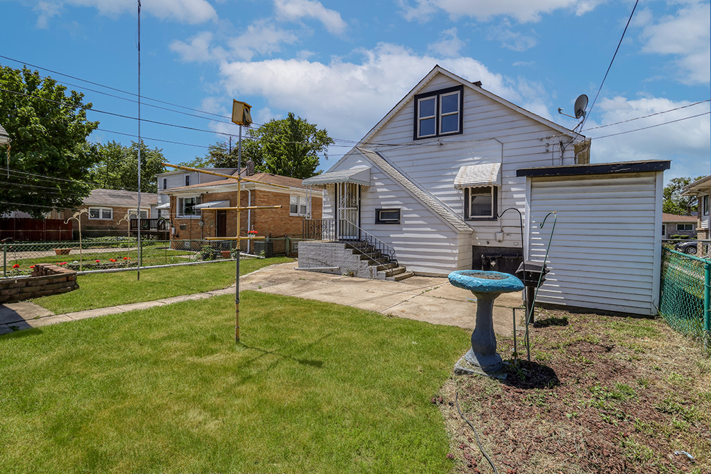 609 Greenbay Avenue, Calumet City, IL 60409
