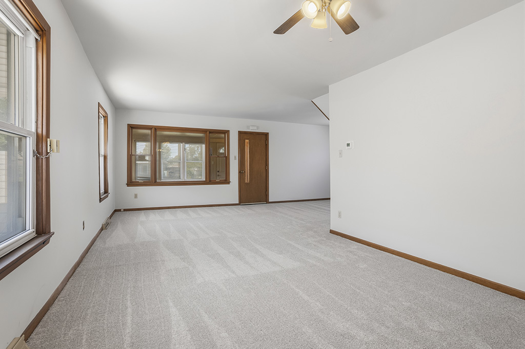 609 Greenbay Avenue, Calumet City, IL 60409