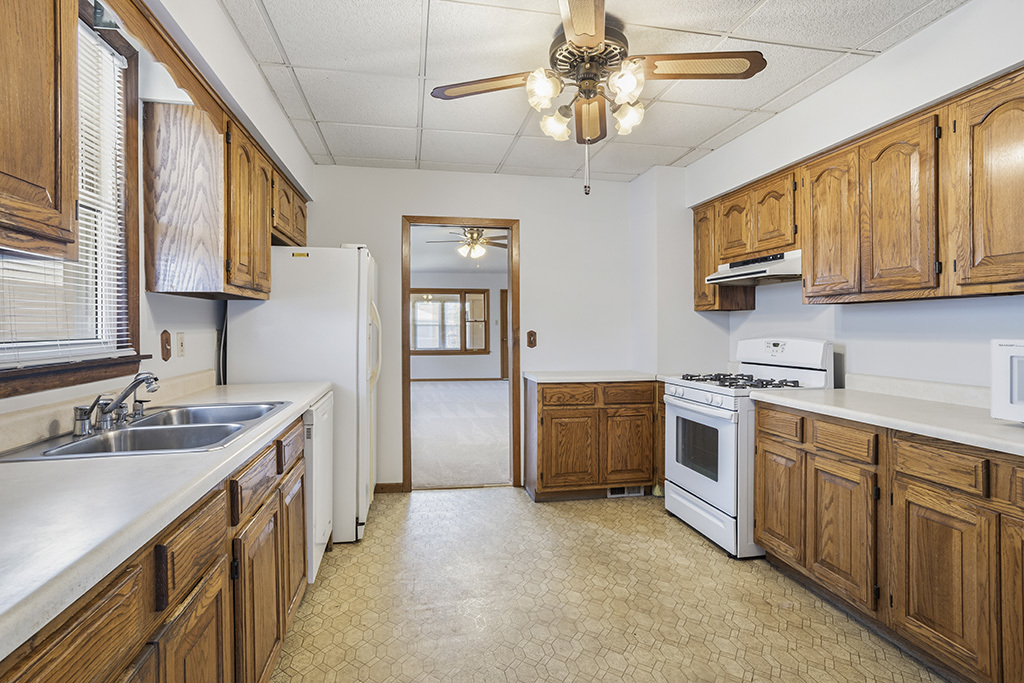 609 Greenbay Avenue, Calumet City, IL 60409