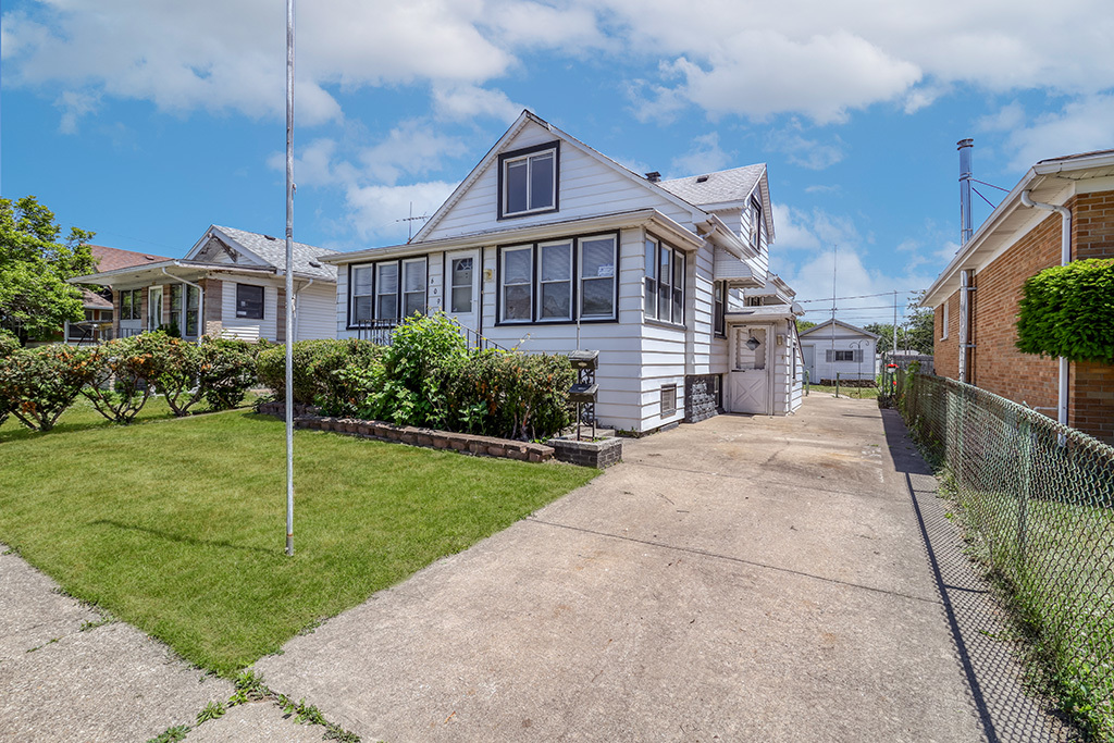 609 Greenbay Avenue, Calumet City, IL 60409