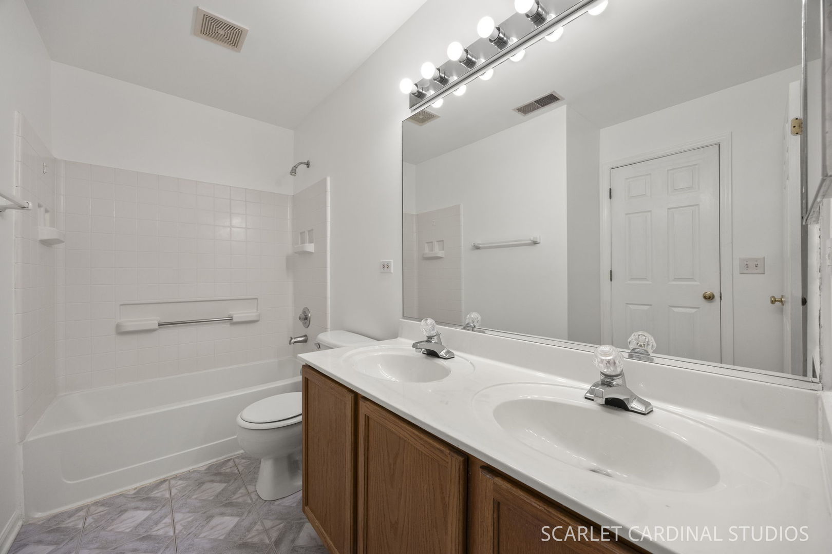 2125 W Concord Lane, Addison, IL 60101