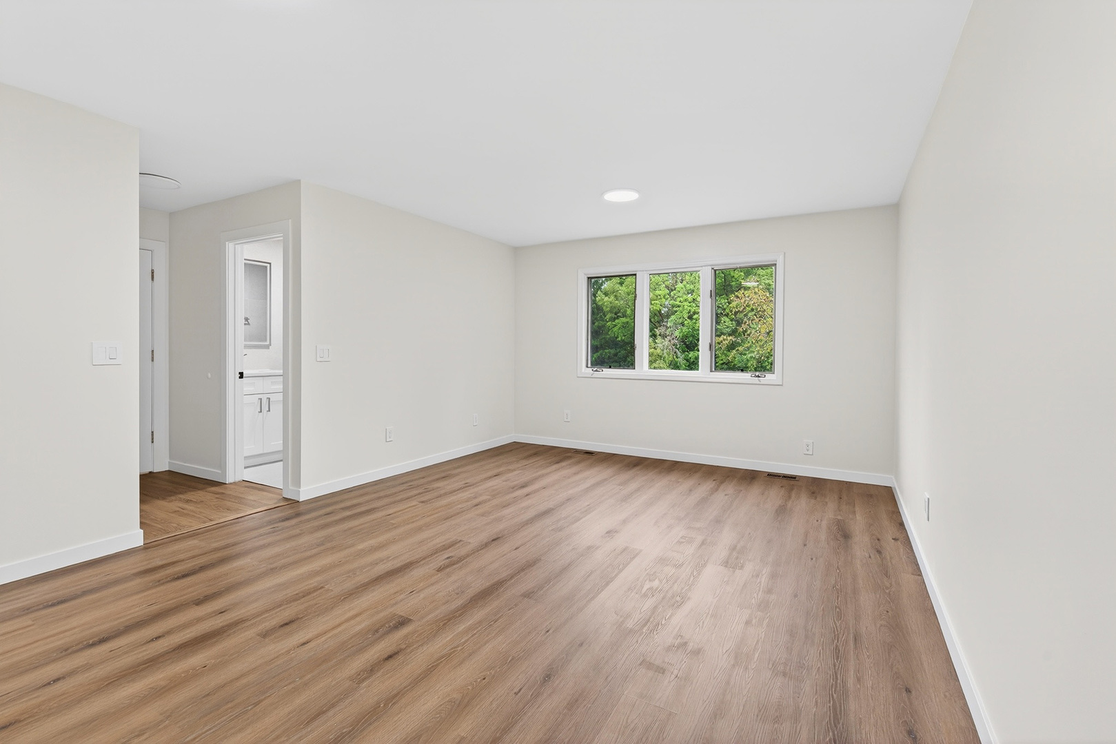 33 Valewood Road, West Chicago, IL 60185