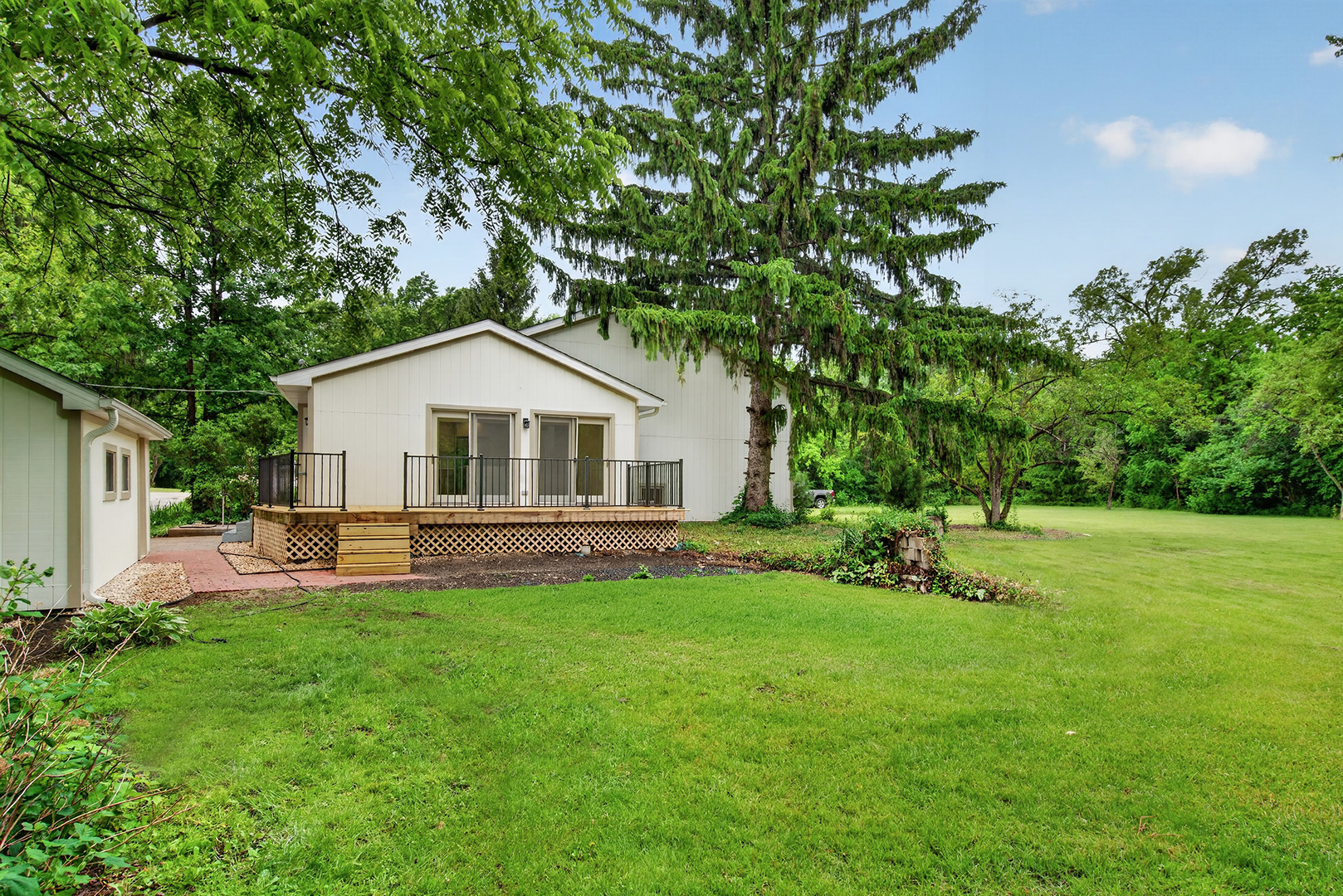 33 Valewood Road, West Chicago, IL 60185