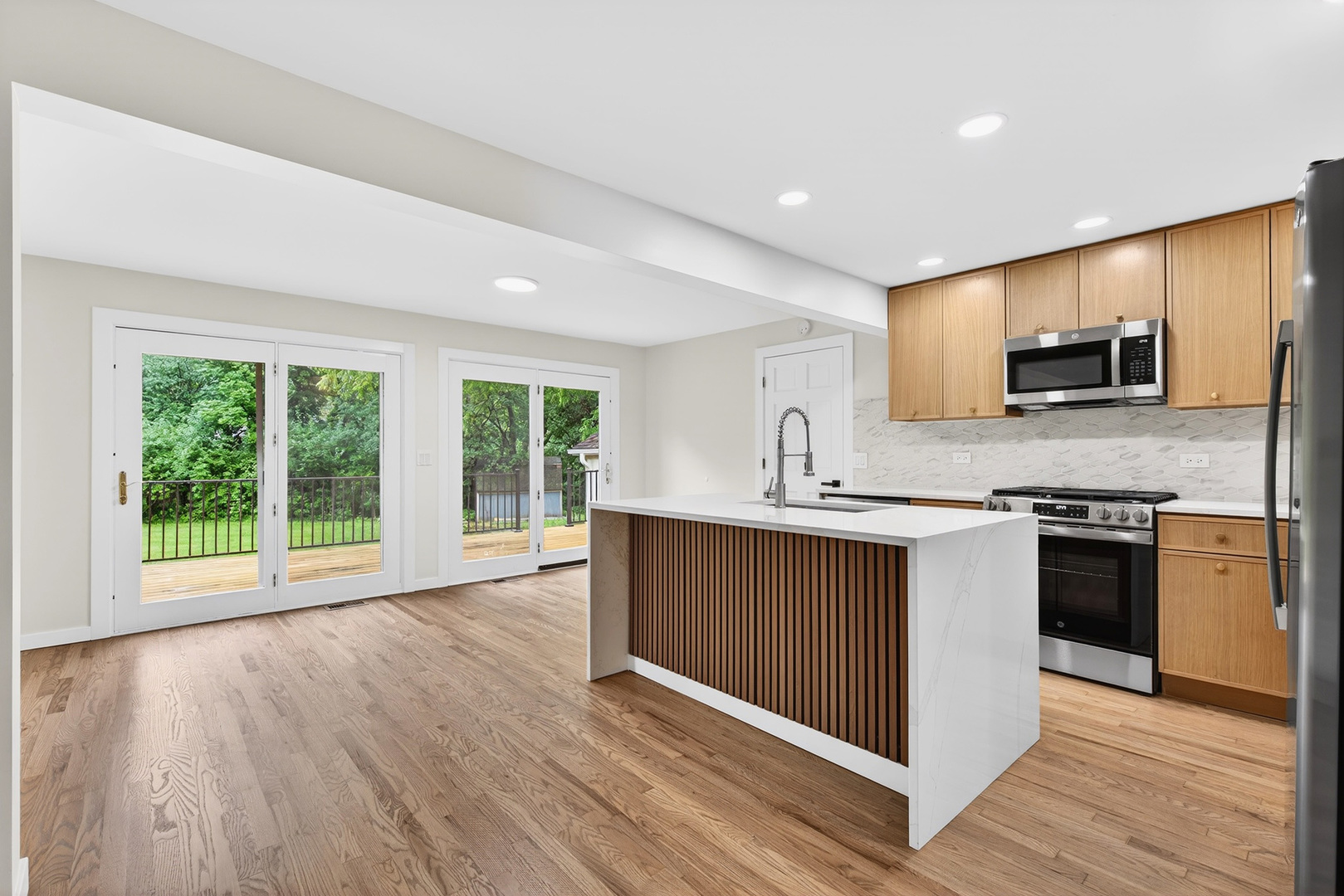 33 Valewood Road, West Chicago, IL 60185