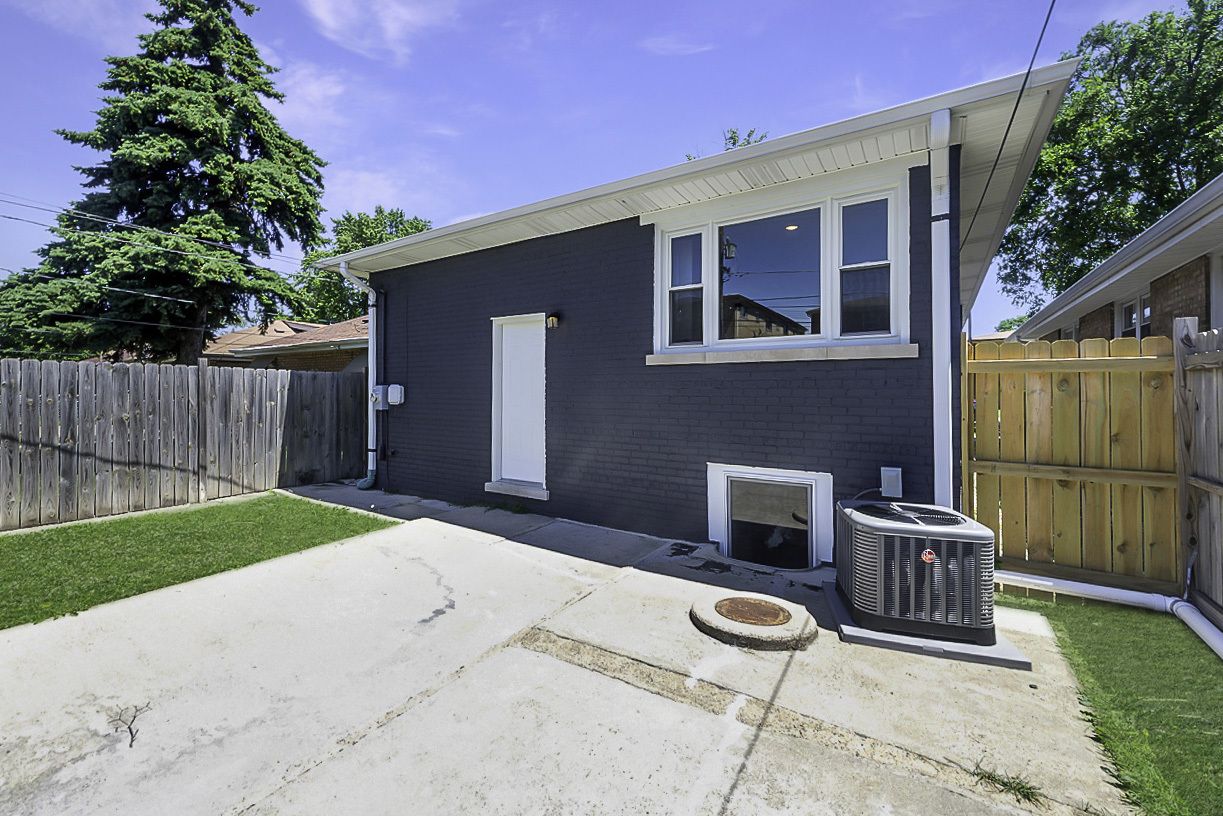 12616 S Lincoln Street, Calumet Park, IL 60827