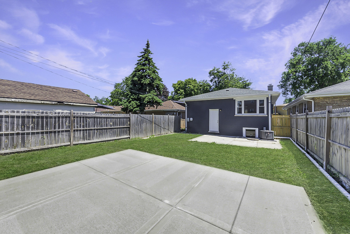 12616 S Lincoln Street, Calumet Park, IL 60827