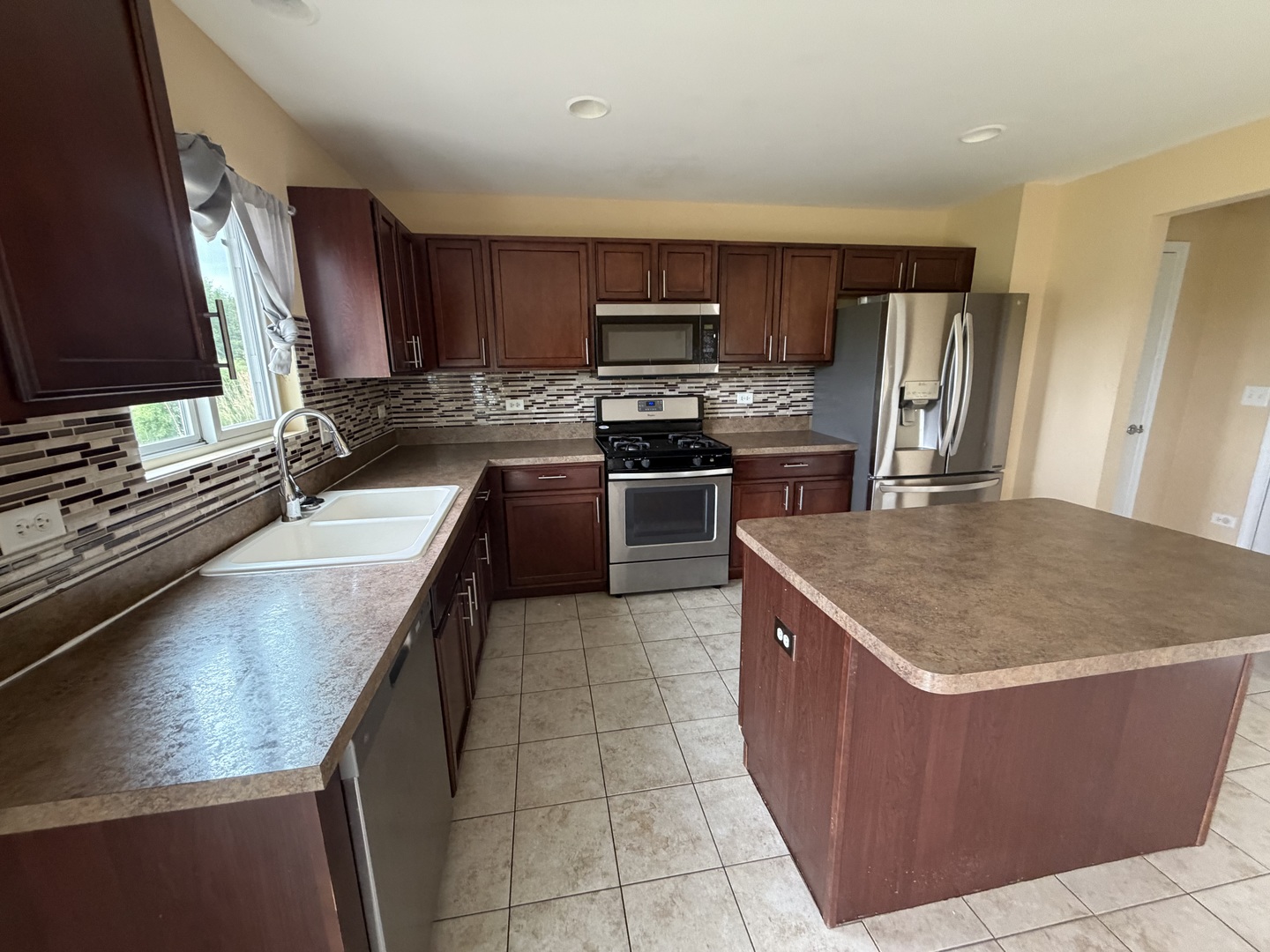 4111 Credence Drive, Zion, IL 60099
