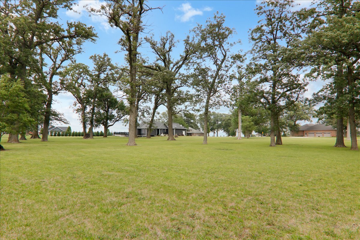 17055 N 1112 East Road, Pontiac, IL 61764