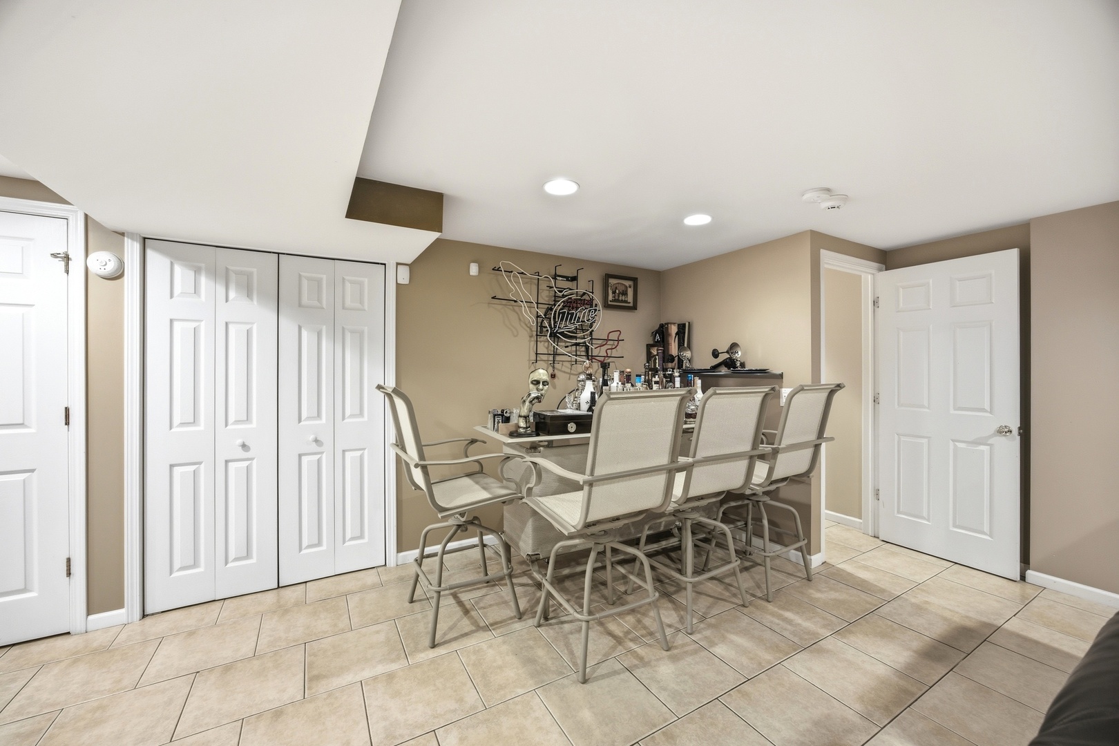 1447 Mackenzie Lane, Elgin, IL 60120