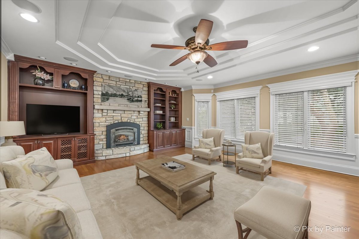 434 W Benton Avenue, Naperville, IL 60540