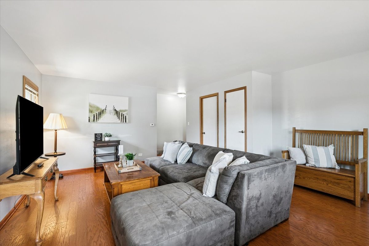 1518 Ridgeway Street, Round Lake Beach, IL 60073