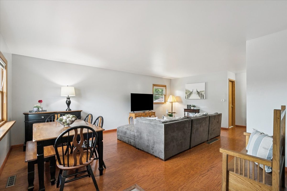 1518 Ridgeway Street, Round Lake Beach, IL 60073