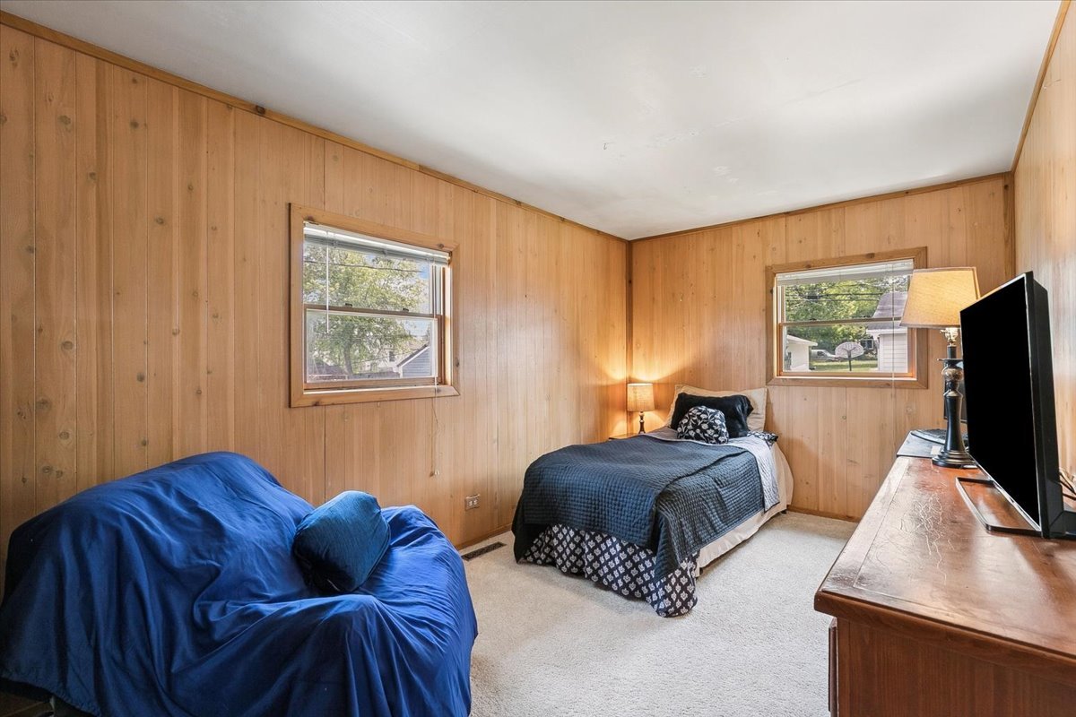 1518 Ridgeway Street, Round Lake Beach, IL 60073
