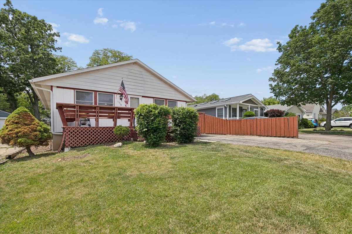 1518 Ridgeway Street, Round Lake Beach, IL 60073