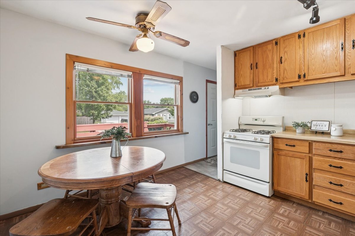1518 Ridgeway Street, Round Lake Beach, IL 60073