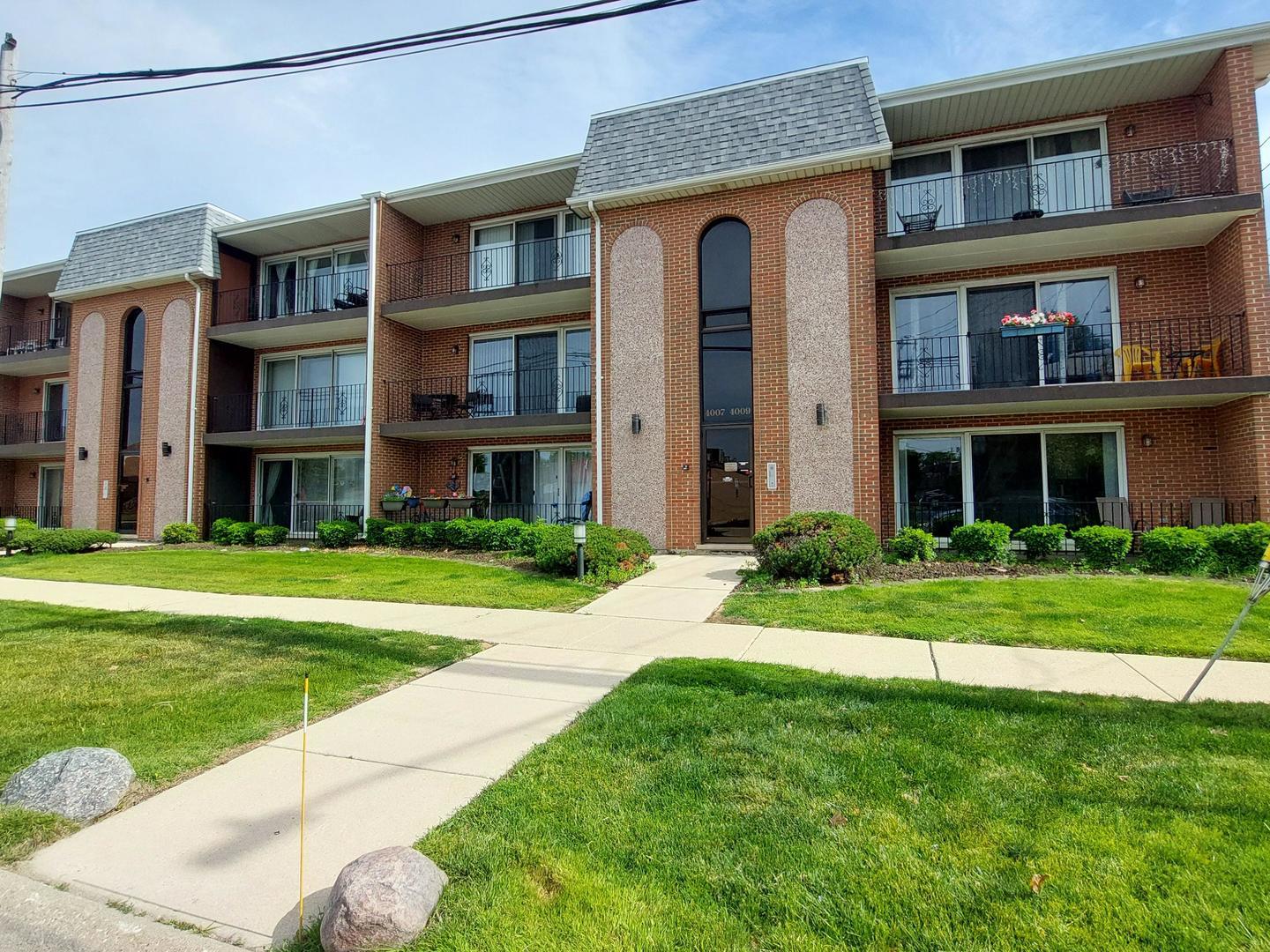 4009 W 105th Street #1, Oak Lawn, IL 60453