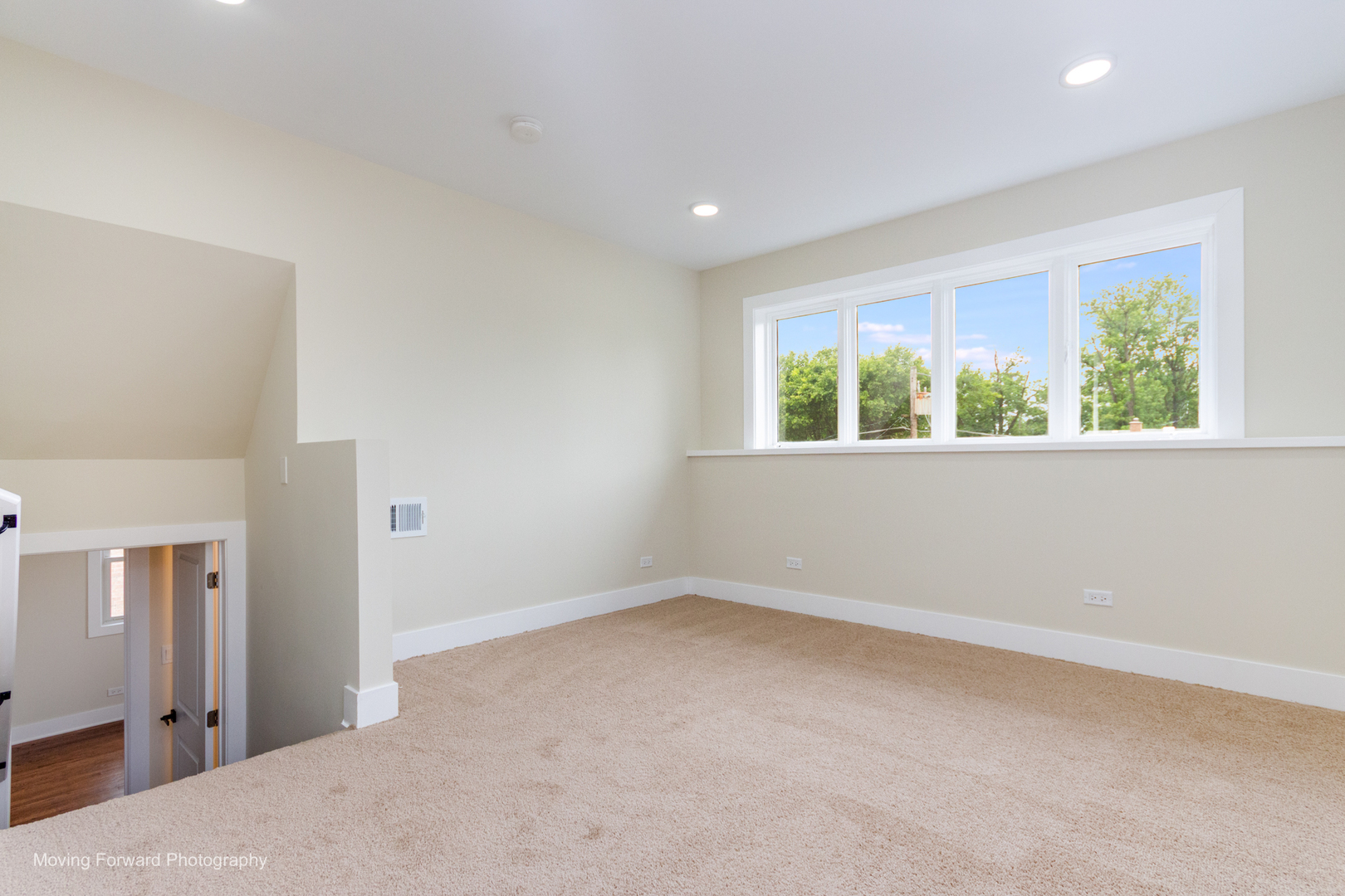2616 S 11th Avenue, Broadview, IL 60155