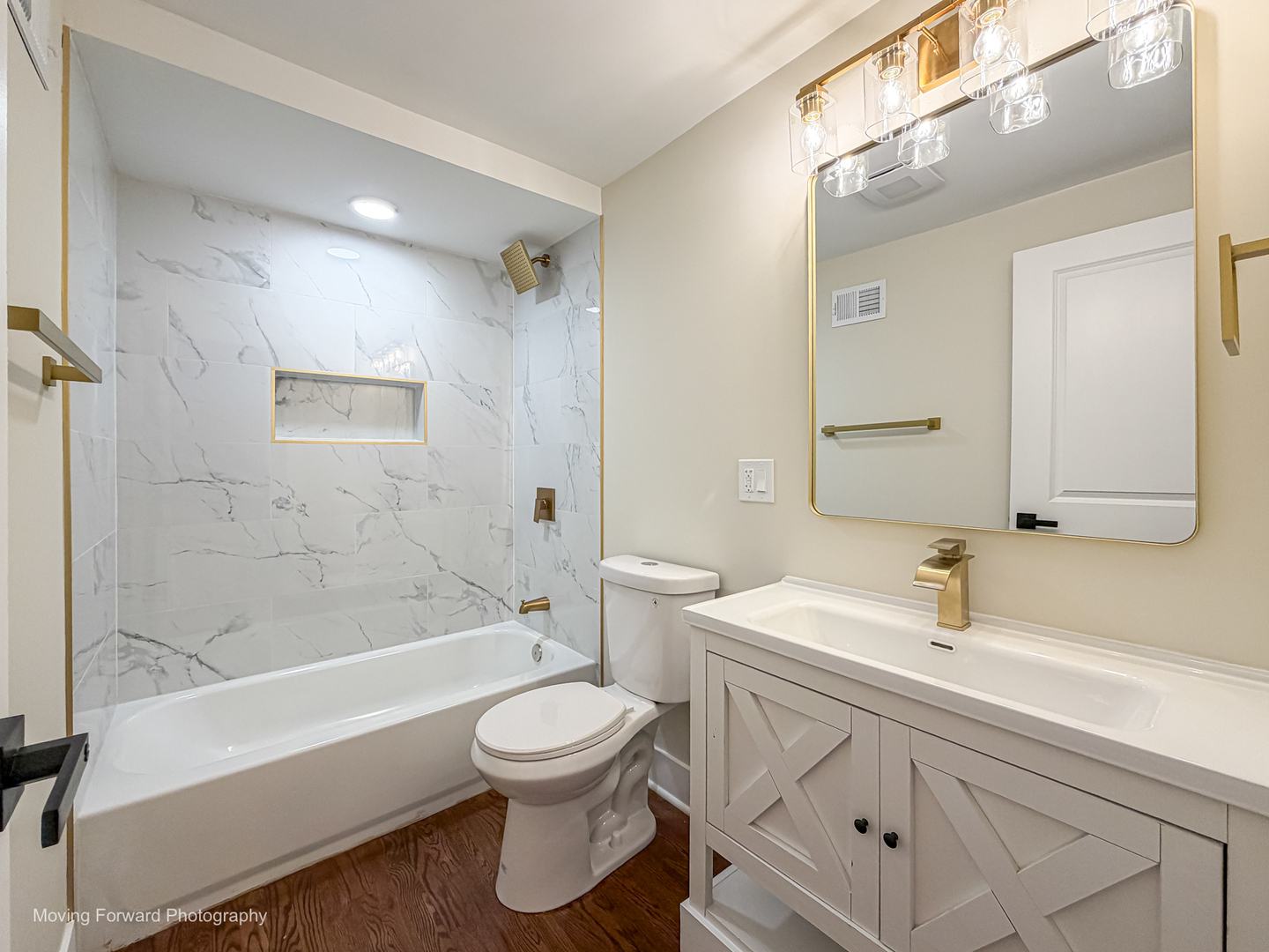 2616 S 11th Avenue, Broadview, IL 60155